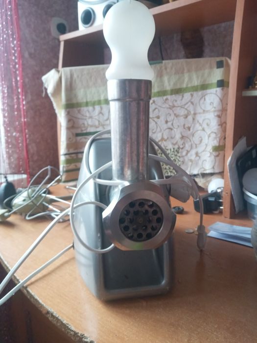 Электромясорубка AURORA под ремонт или на запчасти