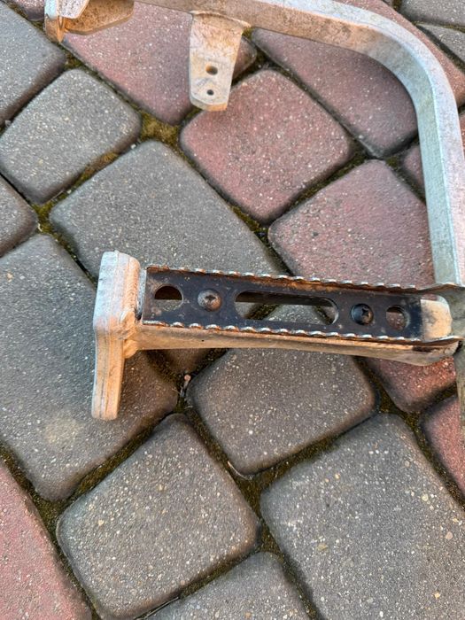 stopien stelaz podnozek mocowanie Suzuki LTA 700 / 750 Kingquad
