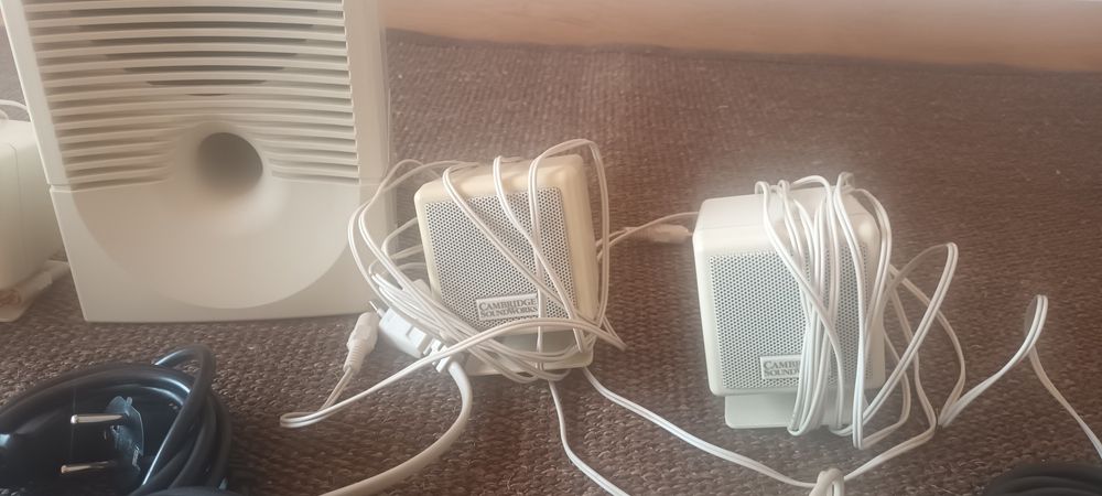 Colunas de som e transformadores