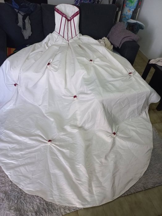 Vendo vestido noiva c/ oferta véu