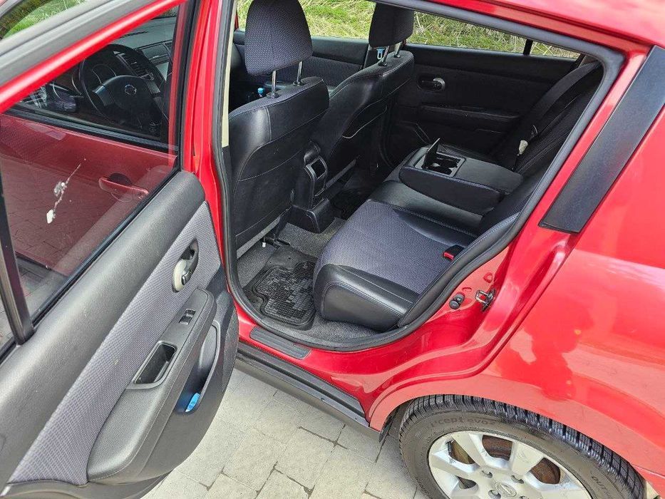 Nissan Tiida 2008 року