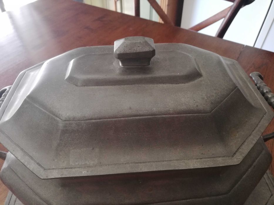 Terrina antiga em puro estanho