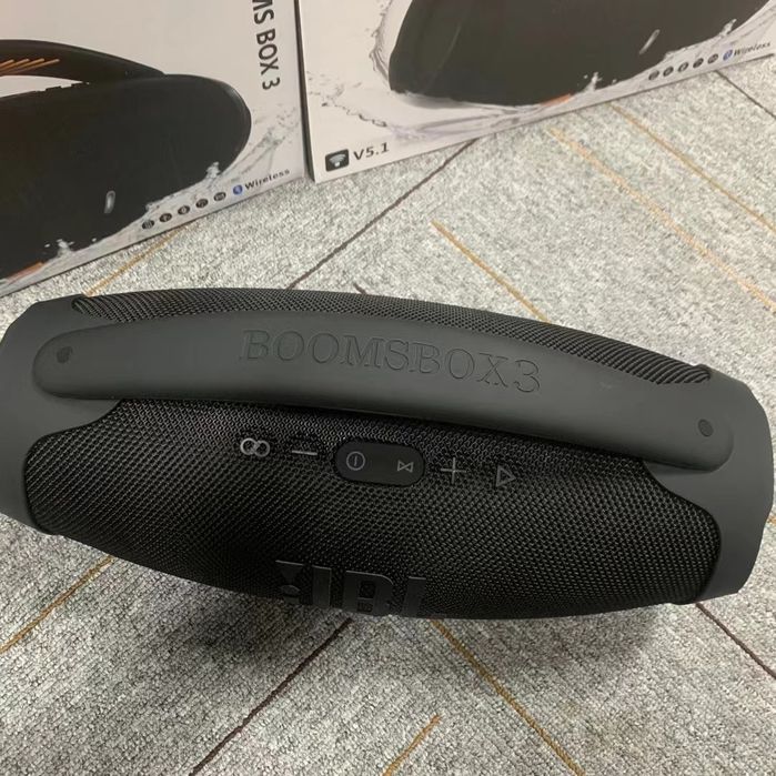 Colunas JBL seladas