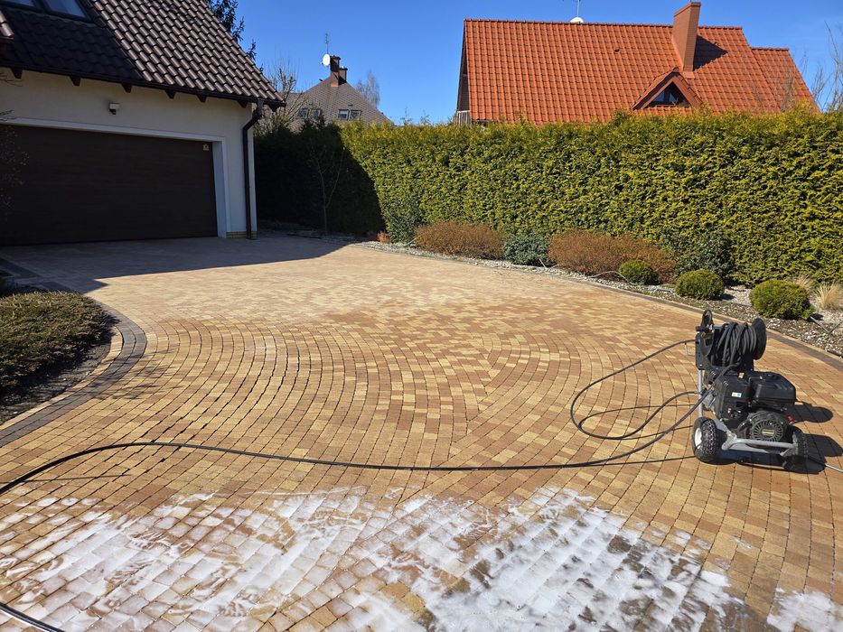 Profesjonalne mycie kostki brukowej