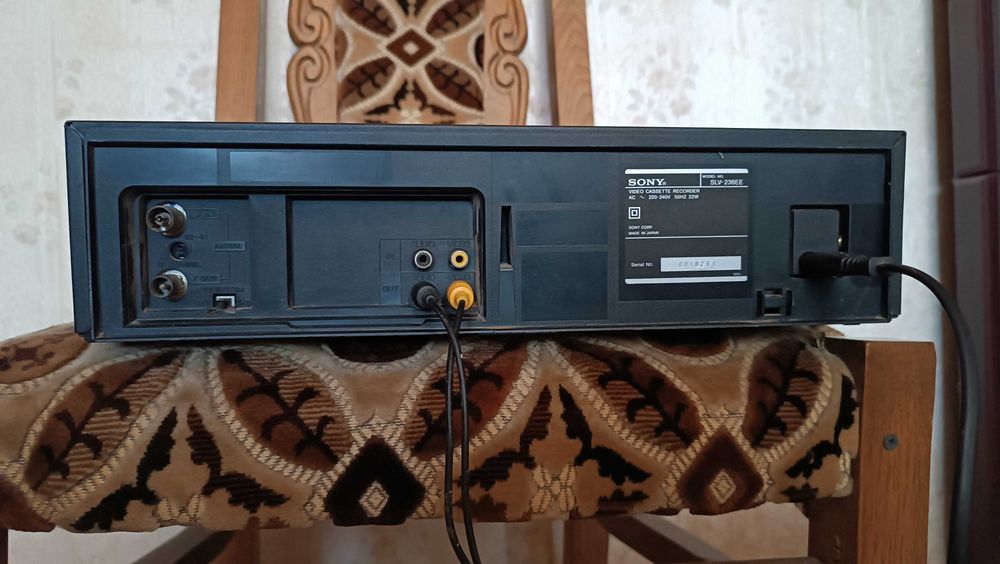 Відеомагнітофон SONY SLV-236EE.