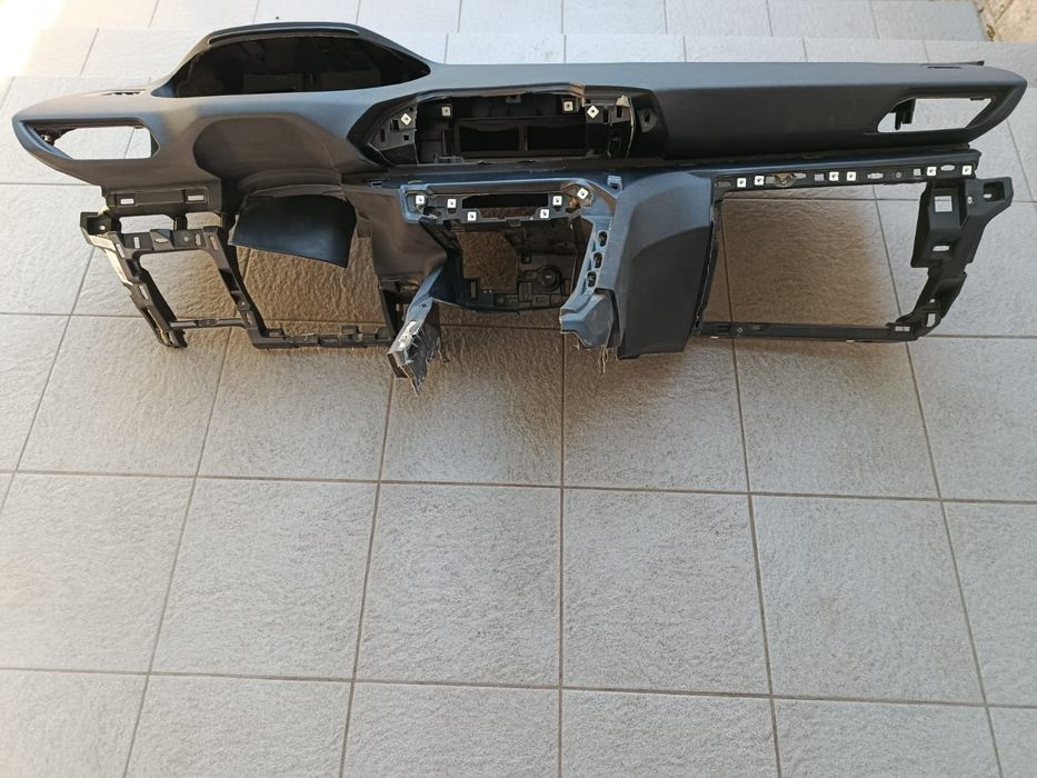 Панель Peugeot 3008-5008 2G