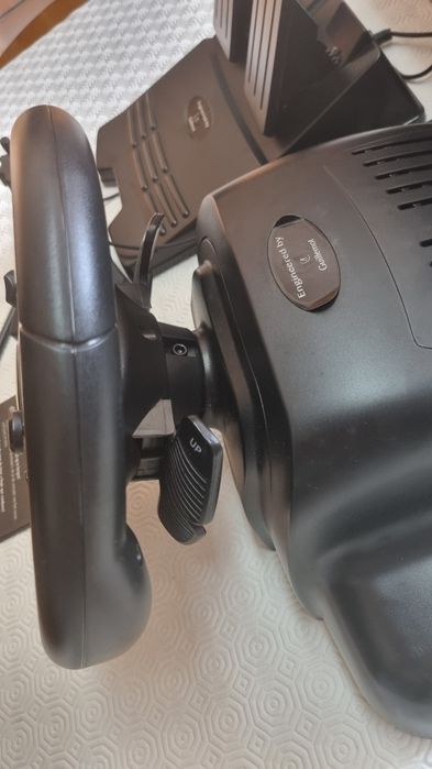 Volante e Pedais Ferrari para Playstation 1