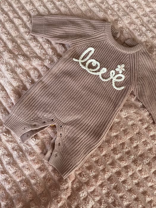 Гарний костюм для новонароджених