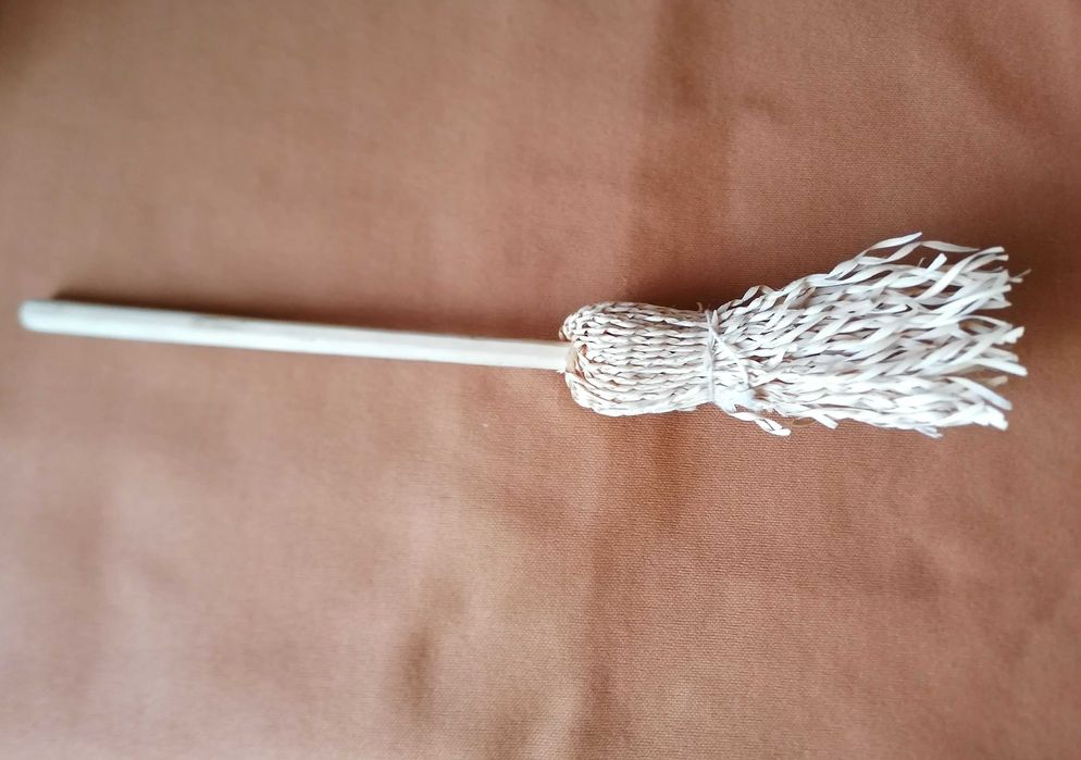 Kropidło drewniane długość 32cm.