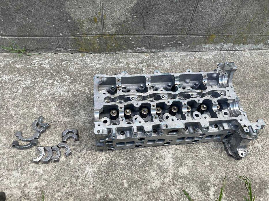 Головка двигуна Mercedes Om651 ГБЦ двигателя мотора W639 W212 W446 Sprinter 906