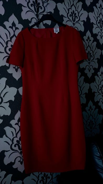 Czerwona mini/midi BEE 40