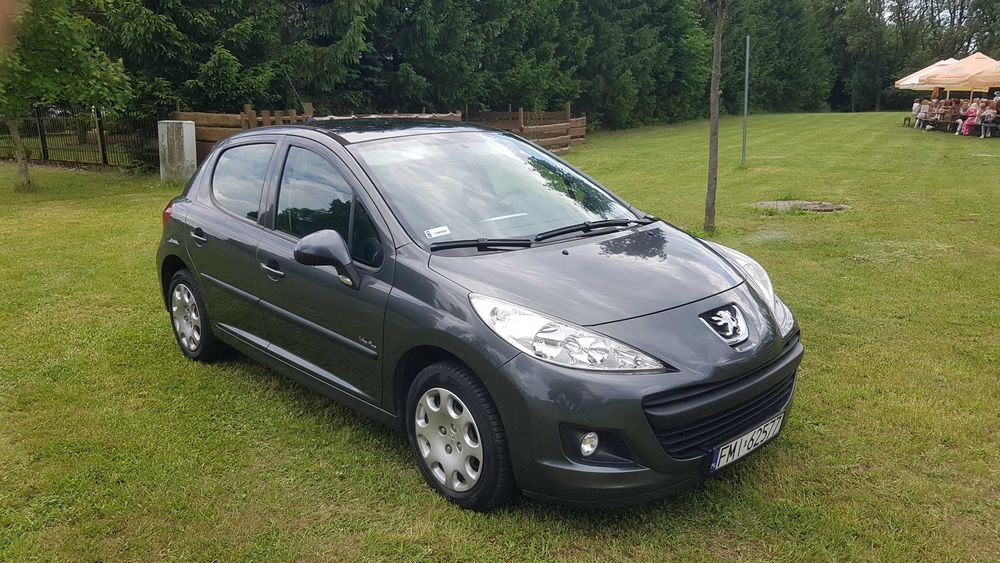 PEUGEOT 207 1.4benzyna 8v 75km 2010r PANORAMA DACH bluetooth KLIMATYZACJA