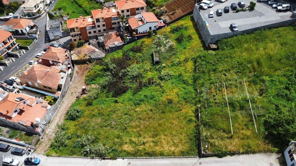 Terreno com Projeto Aprovado · 15 Apartamentos T2 · Santo António, Fun