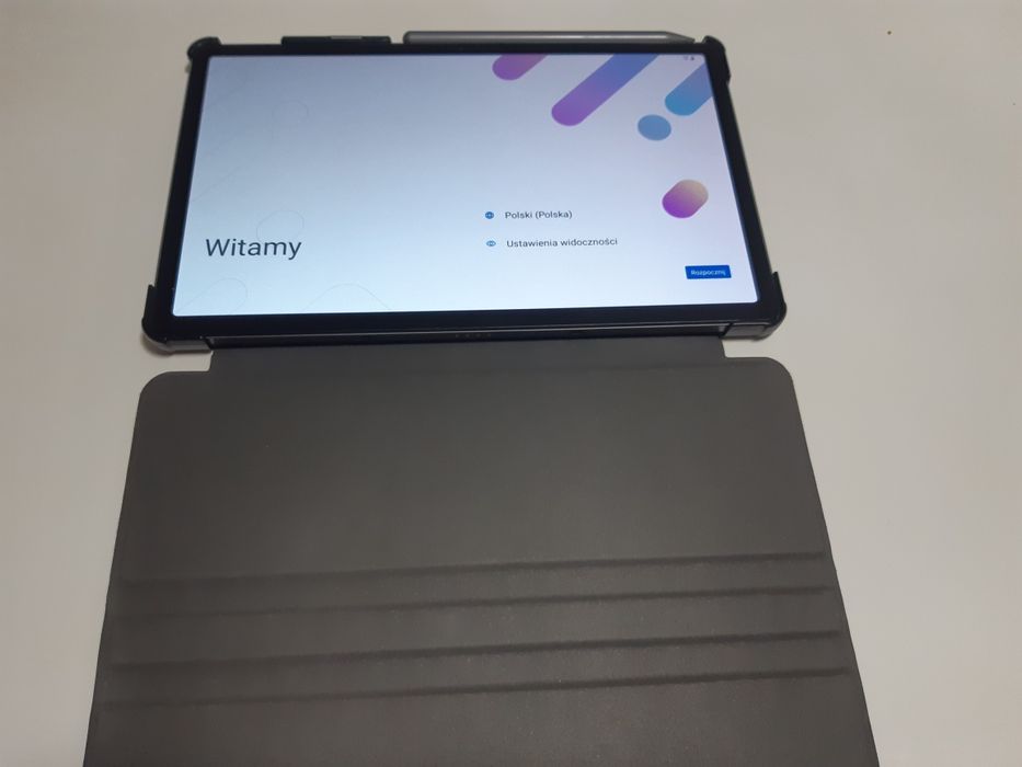 tablet Lenovo Tab P11 Pro 8GB/256GB, malo używany, etui + klawiatura