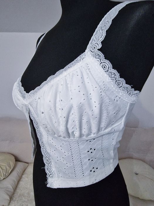 Crop top bialy"Shein".