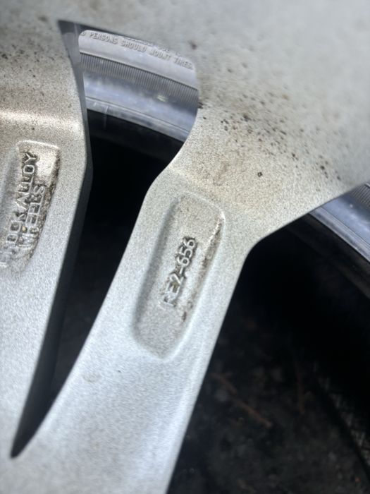 Komplet alufelgi oryginalne RENAULT 16cali 5x114,3 bdb stan montaz wysylka