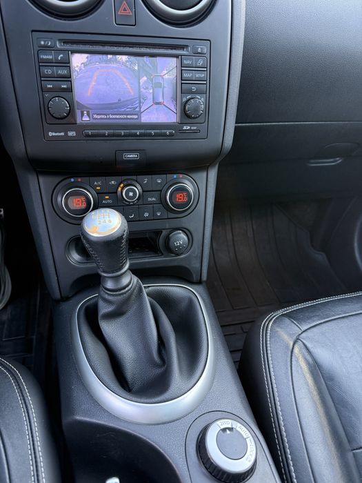 Nissan Qashqai J10