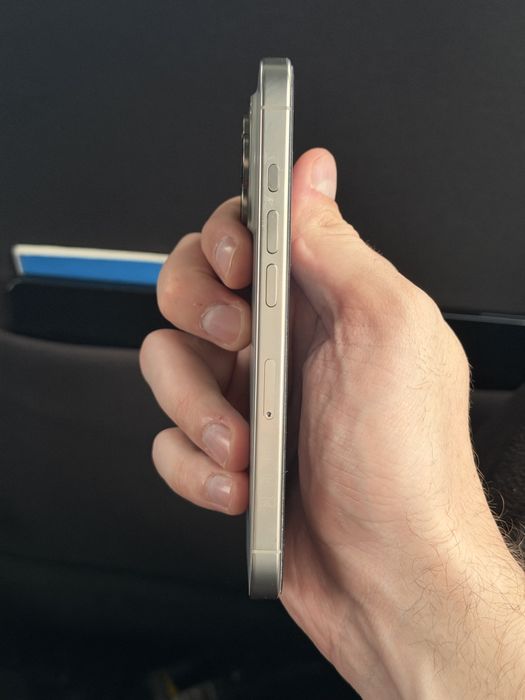 Продам Iphone 16 PRO