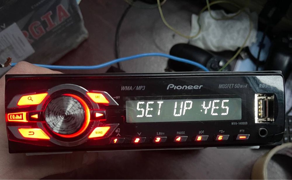 Продам автомагнітолу pioneer з овалами