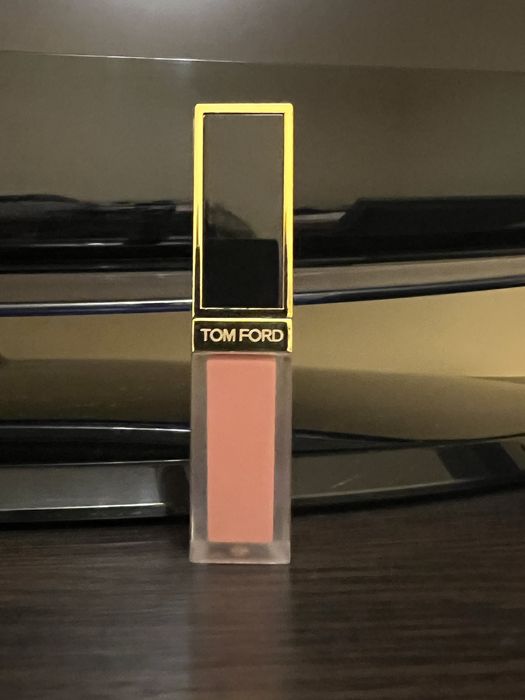 Тональные основы Chanel, Guerlain, Catrice, помады Tom Ford,  Dior Addict Diormania 667