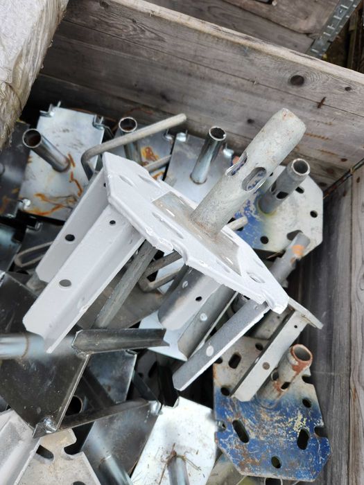 DOKA , PERI Oryginalne używane Stemple Trójnogi Głowice Kosze 20kn top