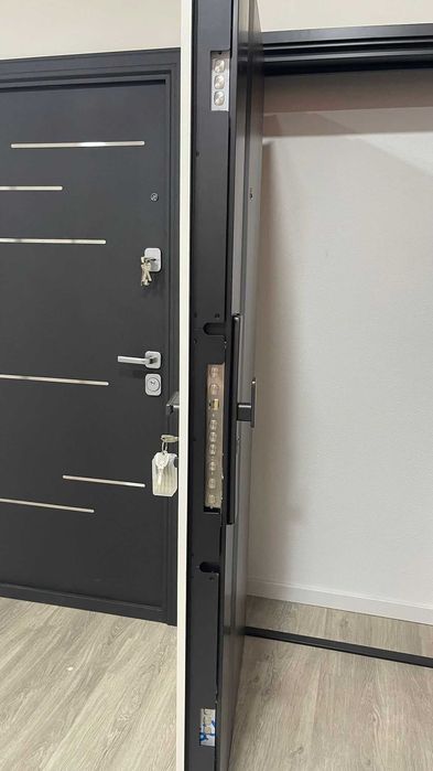 Porta Blindada 2050x960x100mm Normal Lock Direita e Esquerda TH513B