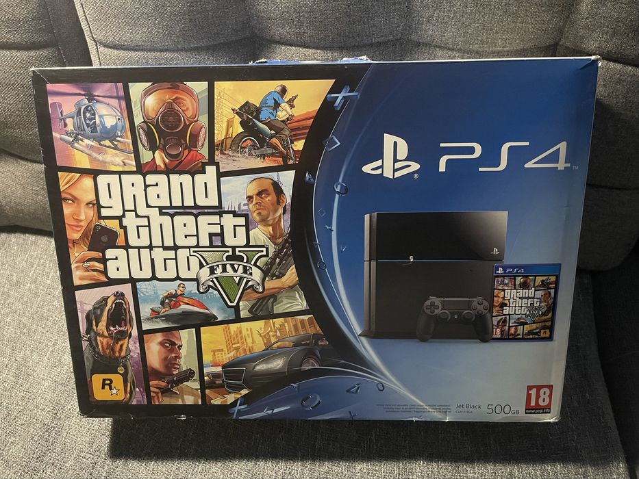 Playstation 4 w pięknym stanie z pudłem