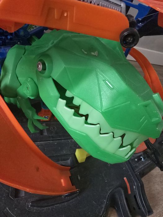 Hot Wheels City Mega Garaż T-Rexa GJL14