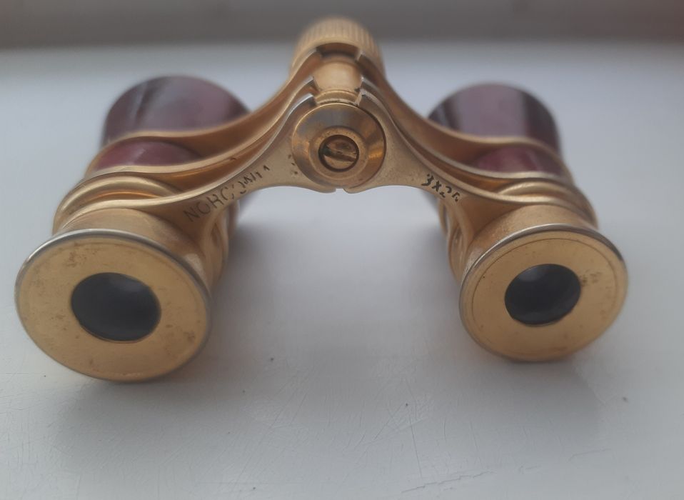 Бинокль театральный