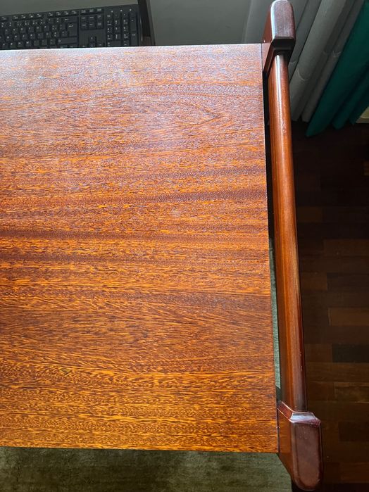 Secretaria + Cadeira Vintage, de Madeira (Mongo Escuro)