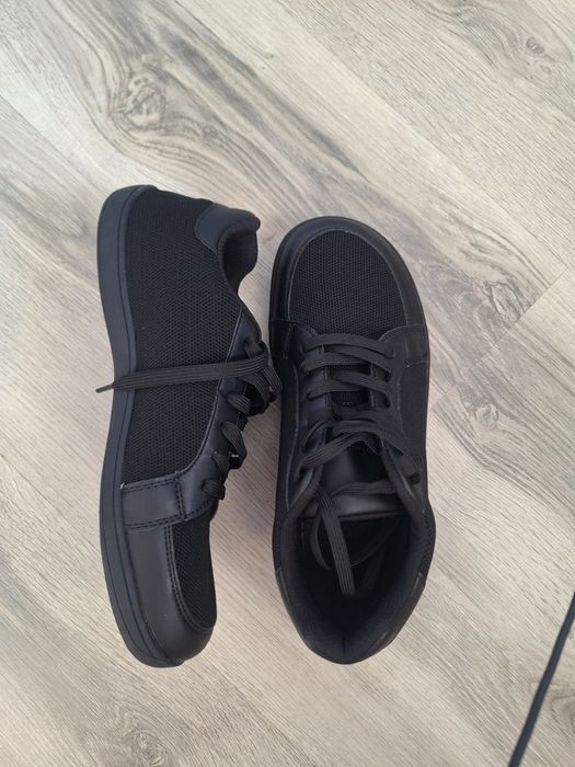 NOWE Czarne męskie sneakersy r. 44, długość. 28.5cm