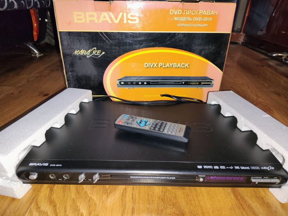 DVD програвач Bravis 2010