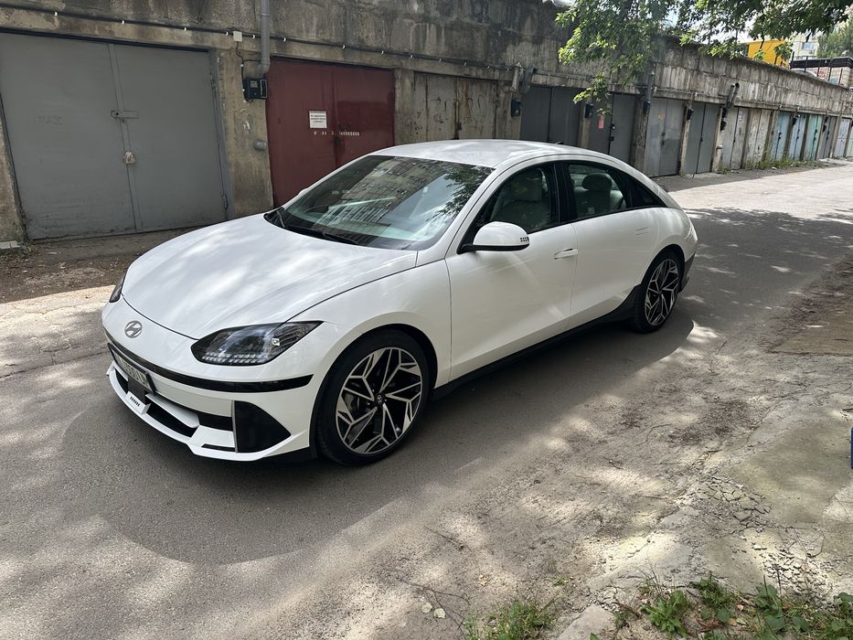 Hyundai Ionik 6  новая машина 1 тис пробег