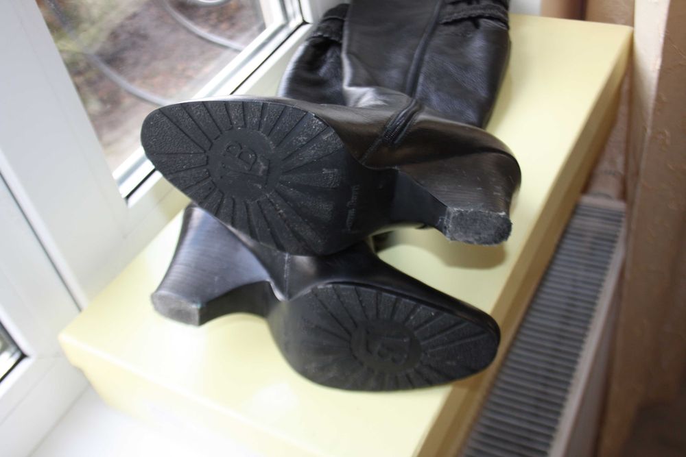 Сапоги демисезонные Laura Berti. Италия. Р - 39.