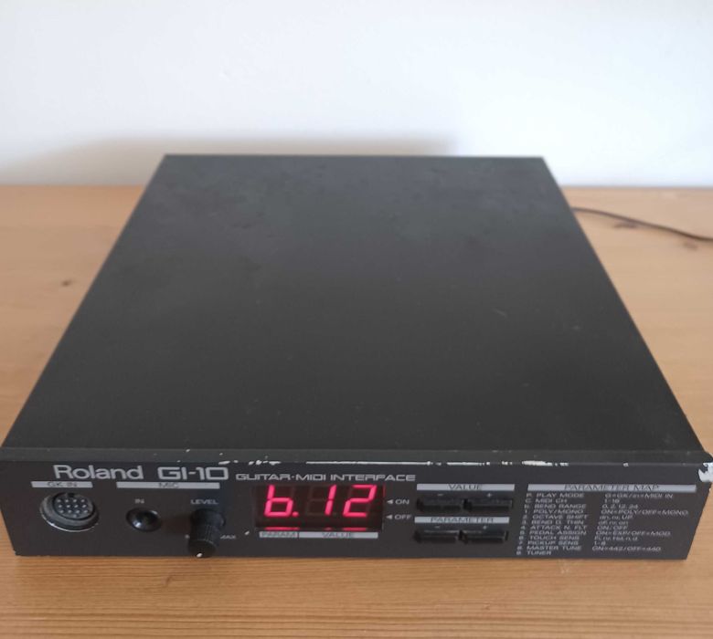 Interface Roland GI-10 Guitar-to-MIDI Setúbal (São Julião, Nossa