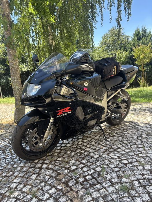Suzuki gsxr750 k1