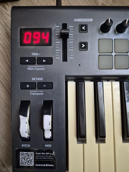 Клавіатура Novation Launchkey 25