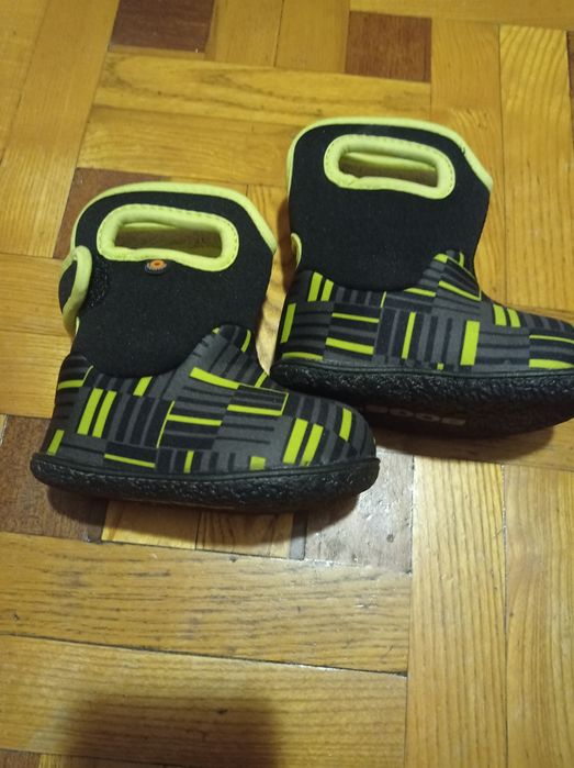 Зимние сапожки на деток