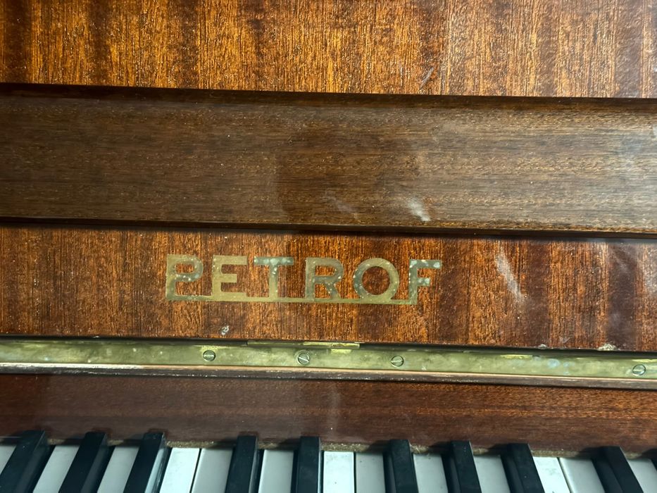 Piano PETROF Serie 169336