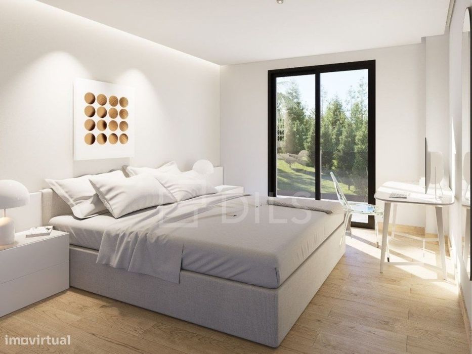 Moradia T4 com piscina privativa em Montenegro, Faro