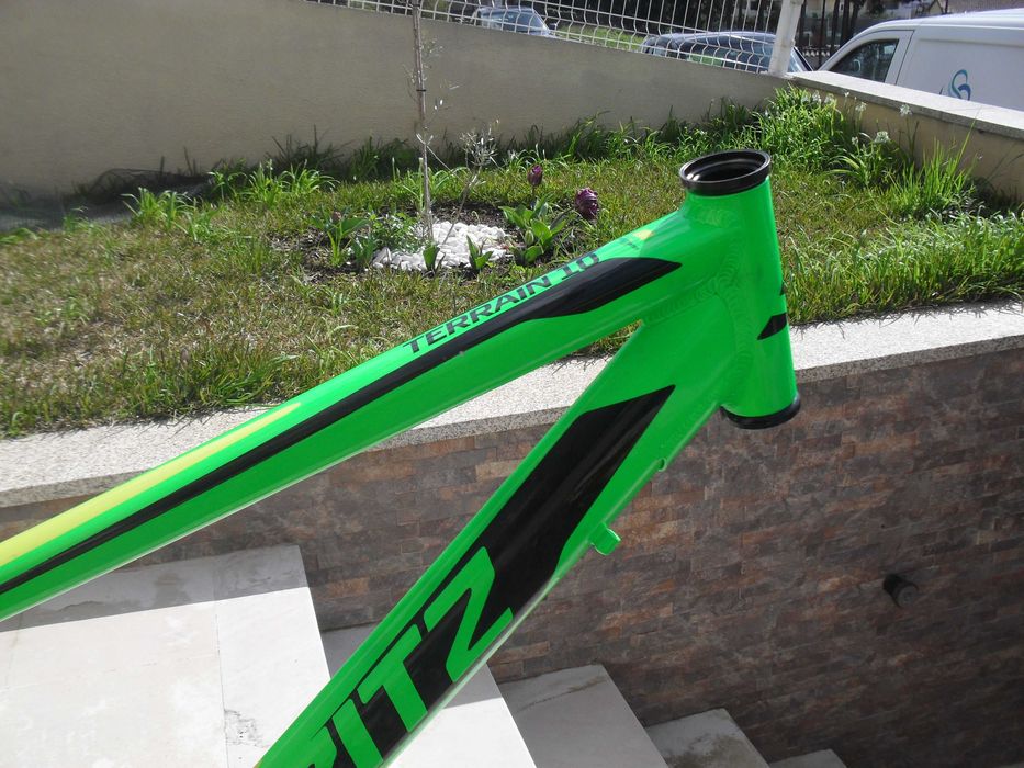 Quadro de bicicleta novo-alumínio-roda 27-28 travões VBrake