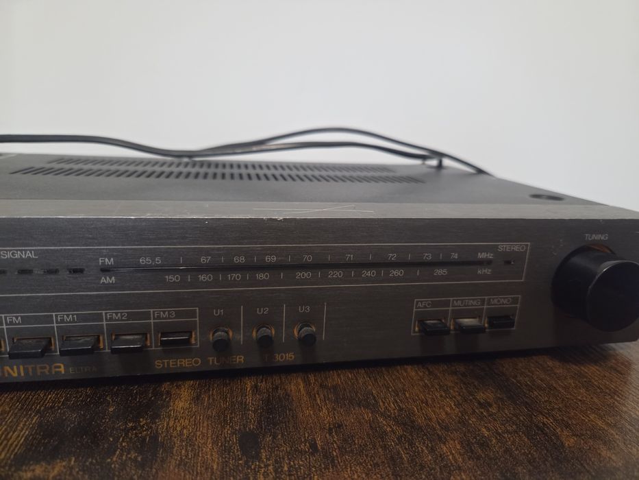 Tuner radiowy Unitra Eltra T3015.