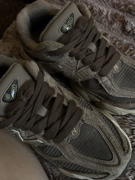 Кросівки New Balance 9060 у забарвленні Brown/Beige