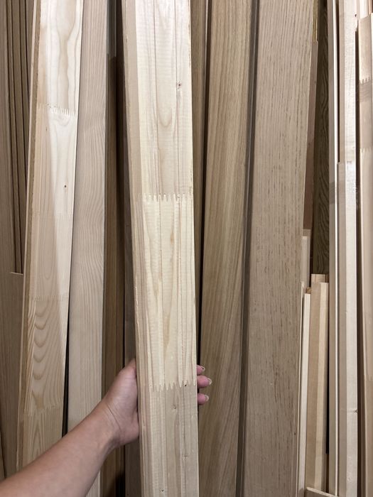 Плінтус дуб шпонований