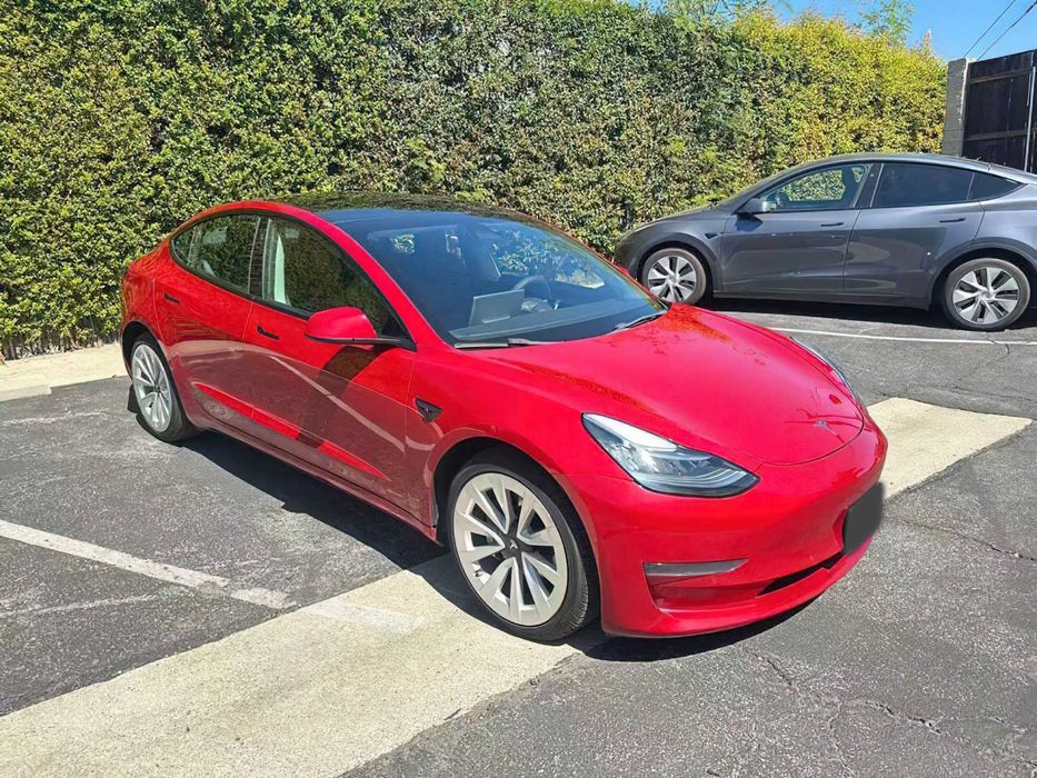 Tesla Model 3      2022