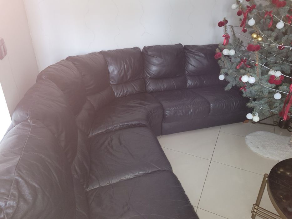 Piekny skorzany wypoczynek