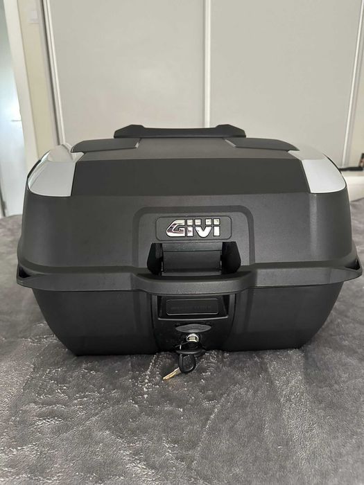 Top Case GIVI B45+ 45L + Base Monolock + Encosto - Excelente Estado