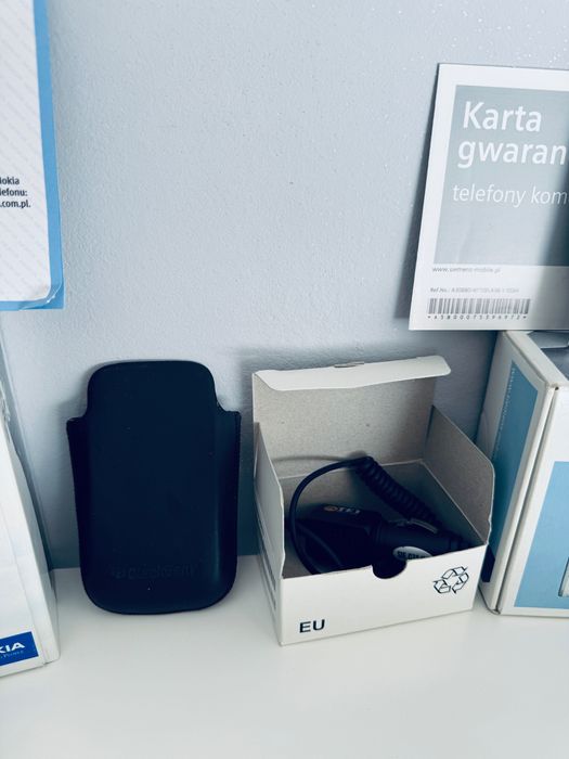 Zestaw kolekcjonerskich telefonów komórkowych Nokio, Siemens, Huawei