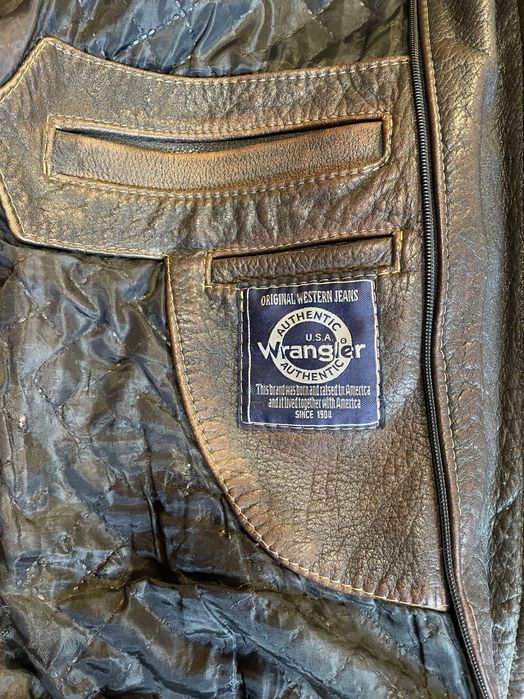 Продається шкіряна куртка (чоловіча).