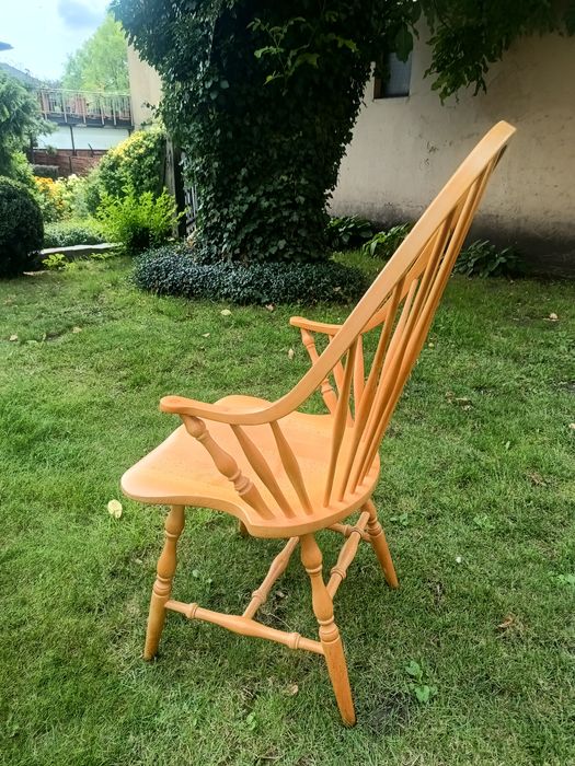 Drewniane krzesła windsor Megan